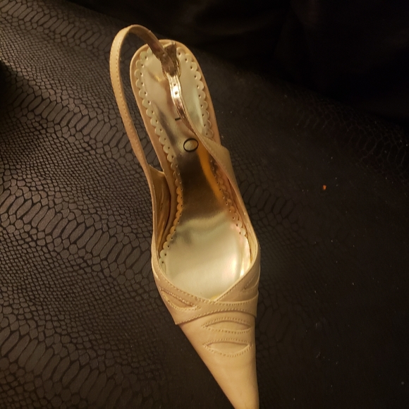 Ladies Heels 👠 - Picture 2 of 2